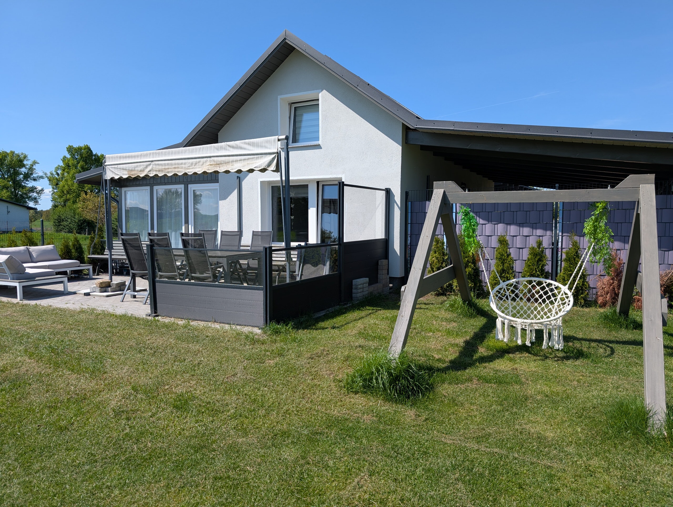 ferienhaus_magnolie-aussenbereich-mit-schaukel